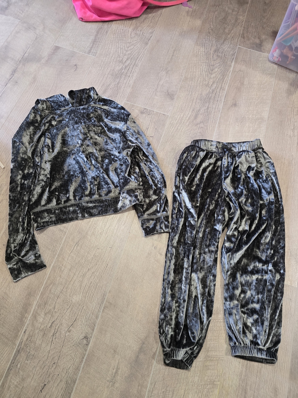 GAP Kids Crushed Velvet Jogger Set in Charcoal Silver